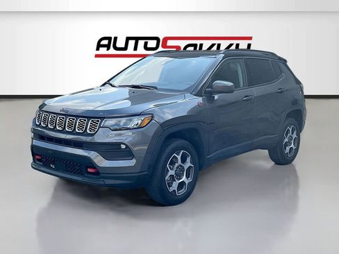 Used 2022 Jeep Compass Trailhawk AWD/4WD image 3