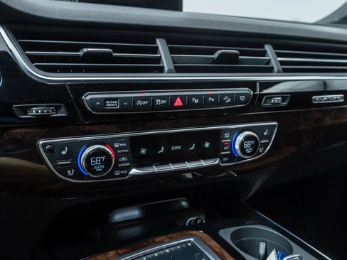 Used 2019 Audi Q7 3.0T Premium Plus AWD/4WD image 18