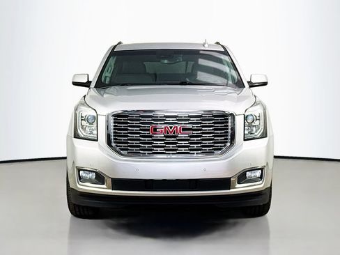 Used 2019 GMC Yukon Denali w/ Denali Ultimate Package AWD/4WD image 2