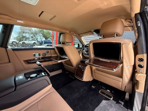 Used 2020 Rolls-Royce Phantom Extended Wheelbase RWD image 48