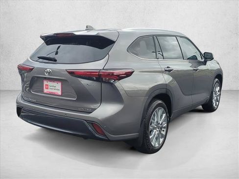 Used 2026 Toyota Highlander Limited AWD/4WD image 5