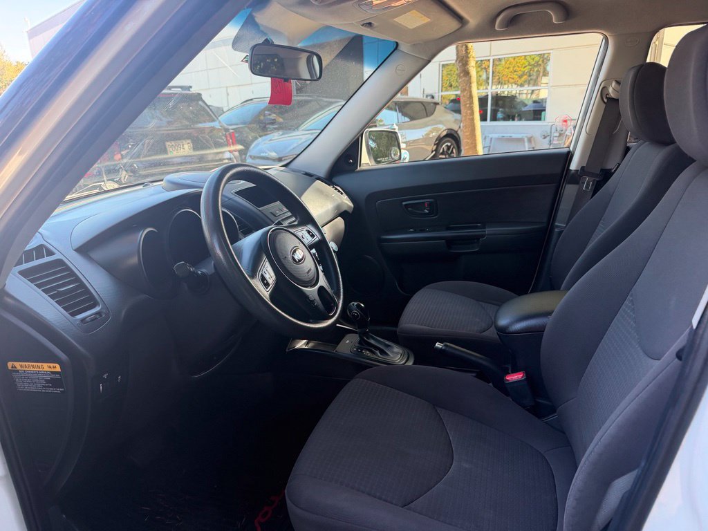 Used 2013 Kia Soul FWD image 15