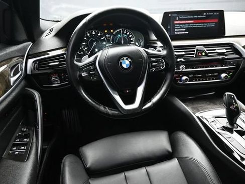 Used 2019 BMW 530e w/ Convenience Package RWD image 16