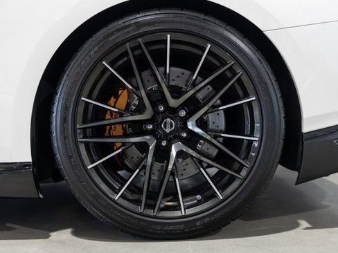 Used 2021 Nissan GT-R Premium image 43