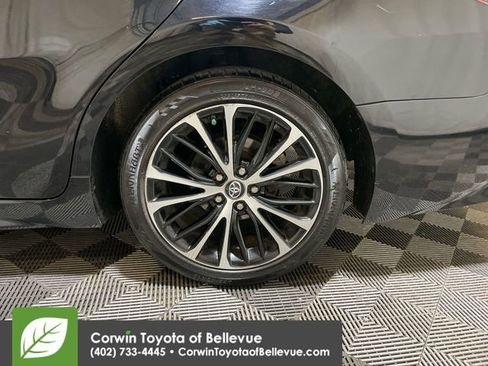 Used 2018 Toyota Camry SE image 25