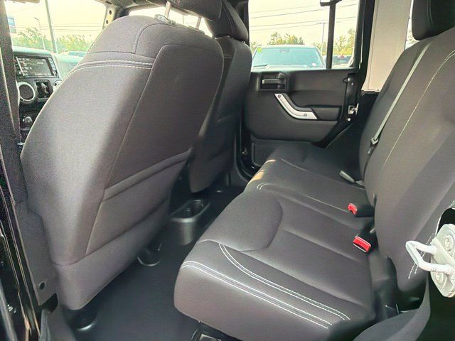 Used 2013 Jeep Wrangler Unlimited Sahara w/ Connectivity Group AWD/4WD image 13