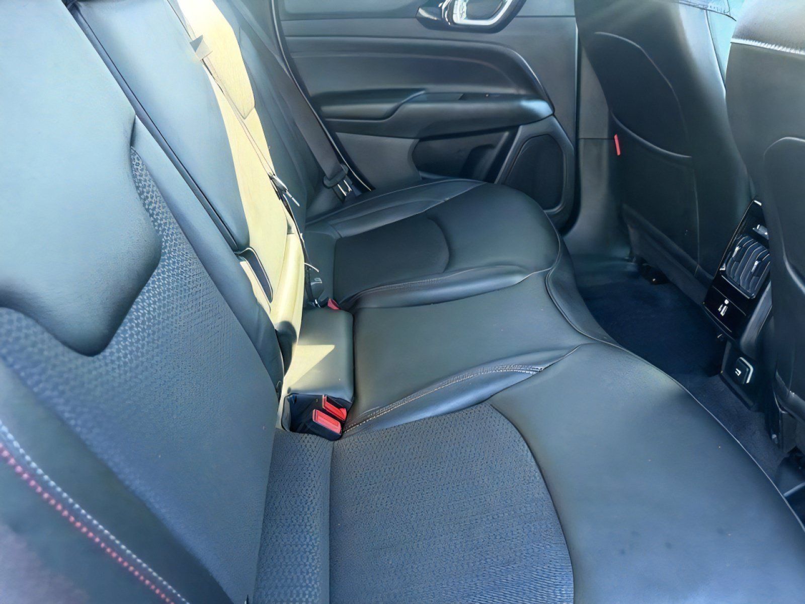 Used 2025 Jeep Compass Trailhawk AWD/4WD image 11