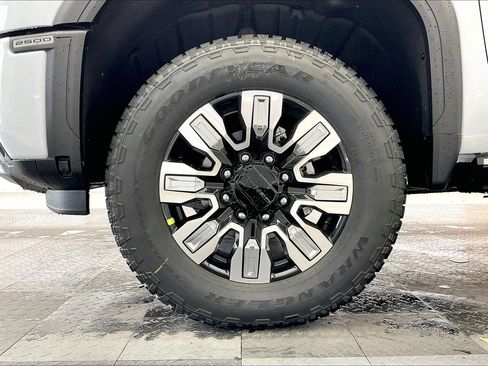 New 2026 GMC Sierra 2500 Denali w/ Denali Reserve Package image 14