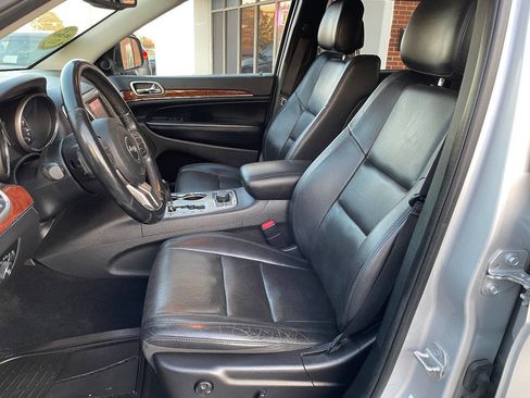 Used 2013 Jeep Grand Cherokee Limited w/ Advance Technology Group image 13