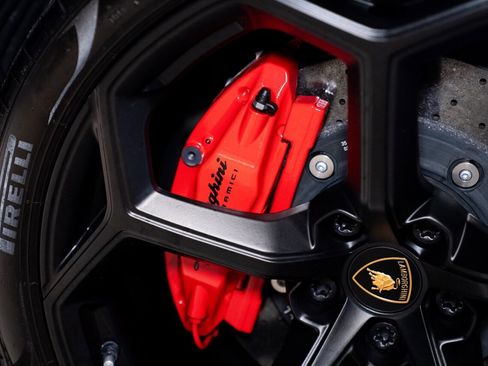 Used 2023 Lamborghini Huracan EVO image 21