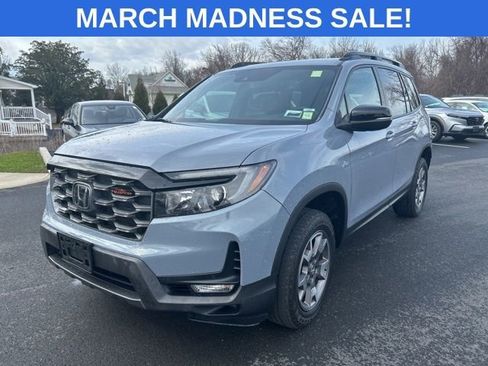 Used 2023 Honda Passport TrailSport image 2