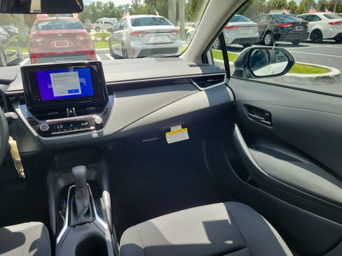 Used 2026 Toyota Corolla LE FWD image 17