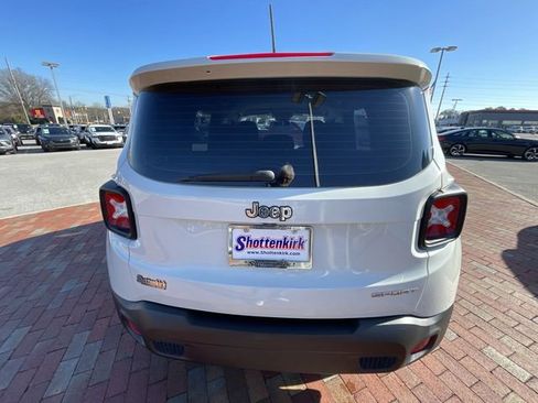 Used 2016 Jeep Renegade Sport w/ Power & Air Group image 33