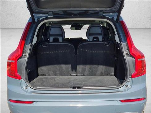 Used 2020 Volvo XC90 T6 Momentum AWD/4WD image 6