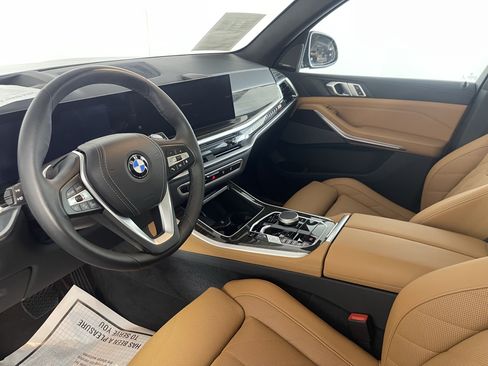 Certified 2024 BMW X5 xDrive40i w/ Premium Package AWD/4WD image 11
