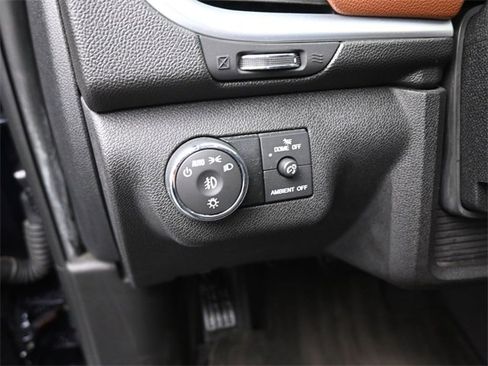 Used 2017 Chevrolet Traverse LT image 21