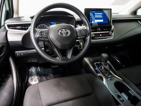 Used 2025 Toyota Corolla LE FWD image 11