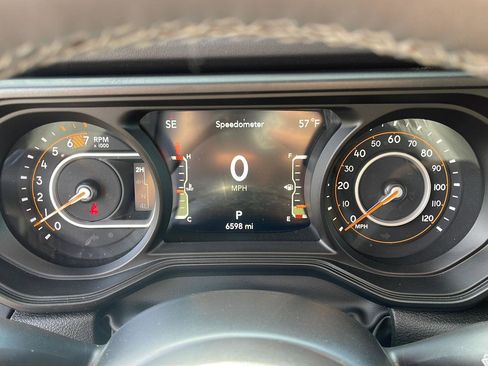 Certified 2025 Jeep Wrangler Unlimited Sahara AWD/4WD image 14