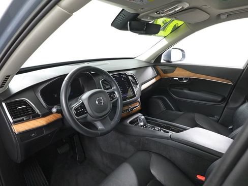 Used 2023 Volvo XC90 B6 Plus image 13