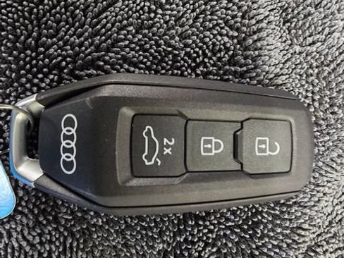 New 2025 Audi SQ5 Prestige image 36