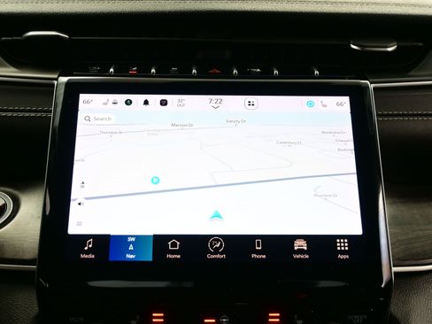 Used 2022 Jeep Grand Cherokee L Limited image 21