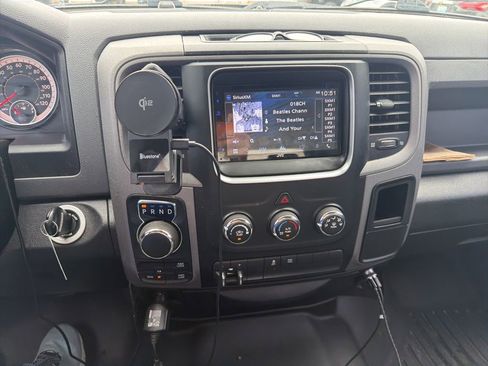 Used 2017 RAM 1500 Express AWD/4WD image 10
