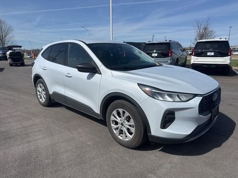Used 2025 Ford Escape Active w/ Cold Weather Package image 1