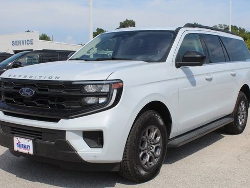 New 2025 Ford Expedition Max Active image 3