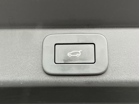 Used 2024 Land Rover Range Rover Sport Dynamic SE image 25