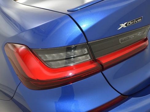 Used 2022 BMW 330i xDrive Sedan w/ M Sport Package AWD/4WD image 47