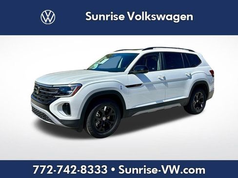 New 2026 Volkswagen Atlas Peak Edition AWD/4WD image 1