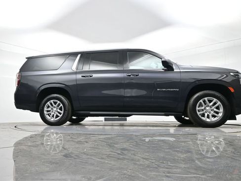 Used 2024 Chevrolet Suburban LT image 34