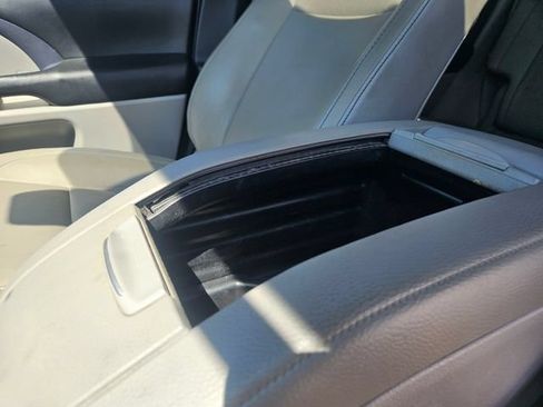 Used 2019 Toyota Highlander XLE FWD image 26