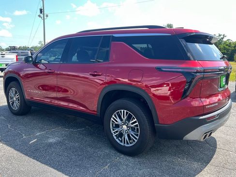 Used 2025 Chevrolet Traverse LT w/ Driver Confidence Package FWD image 11