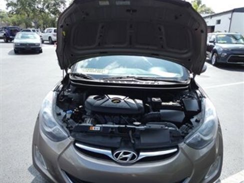 Used 2013 Hyundai Elantra GLS w/ Preferred Pkg FWD image 6