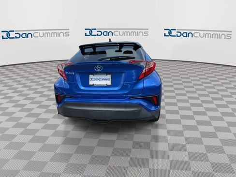 Used 2020 Toyota C-HR XLE FWD image 7