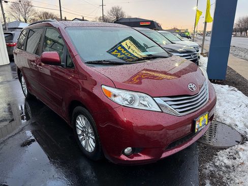 Used 2015 Toyota Sienna XLE 8 Passenger 4dr Mini Van image 87