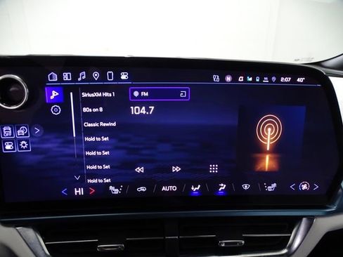 Used 2025 Chevrolet Equinox EV LT image 12