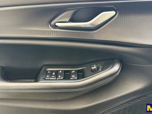 Used 2023 Jeep Grand Cherokee L Laredo image 11