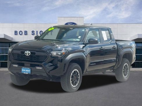 Used 2024 Toyota Tacoma TRD Off-Road image 33