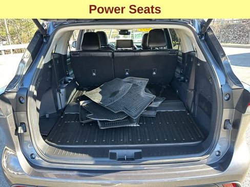 Certified 2024 Toyota Highlander XLE AWD/4WD image 13