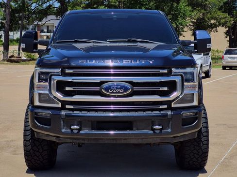 Used 2022 Ford F350 Platinum w/ Tremor Off-Road Package AWD/4WD image 2
