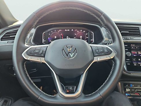 Certified 2023 Volkswagen Tiguan SEL R-Line AWD/4WD image 35