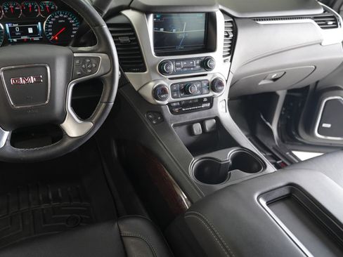 Used 2020 GMC Yukon SLT w/ Premium Edition AWD/4WD image 18