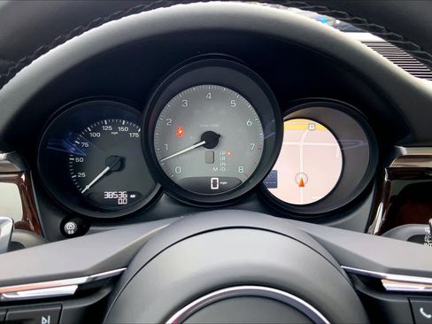 Used 2022 Porsche Macan S image 29