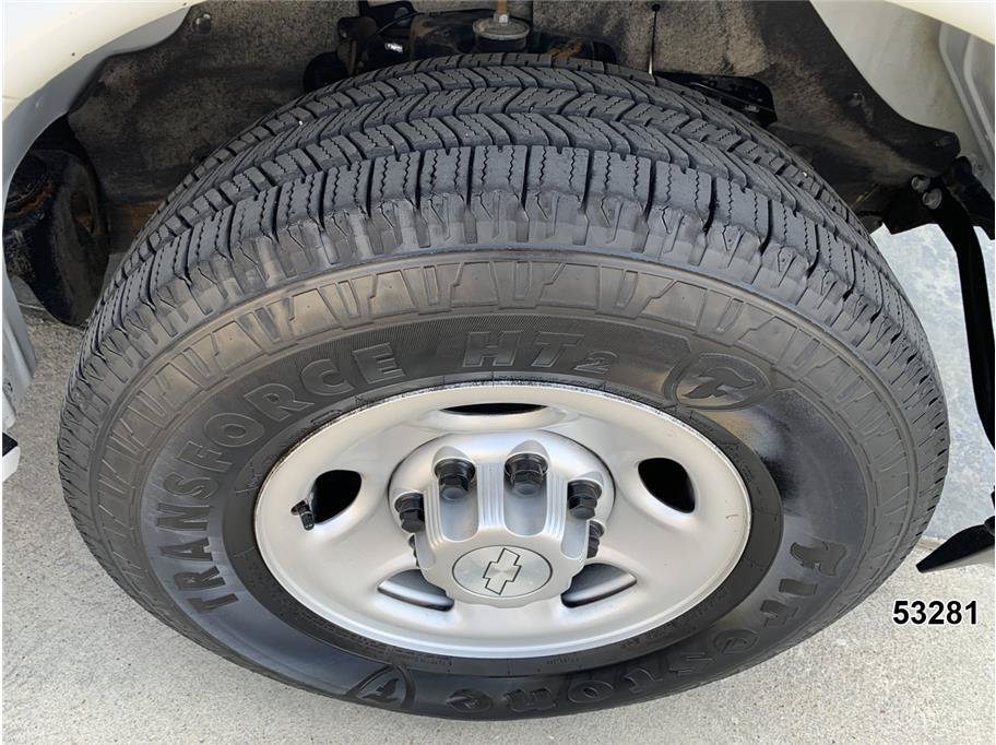 Used 2019 Chevrolet Express 2500 RWD image 22