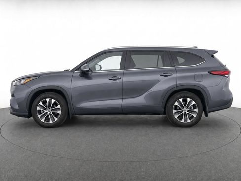 Used 2023 Toyota Highlander XLE FWD image 8