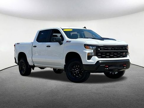 Used 2025 Chevrolet Silverado 1500 Custom Trail Boss AWD/4WD image 2