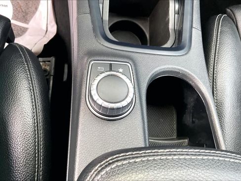 Used 2017 Mercedes-Benz B 250e image 28