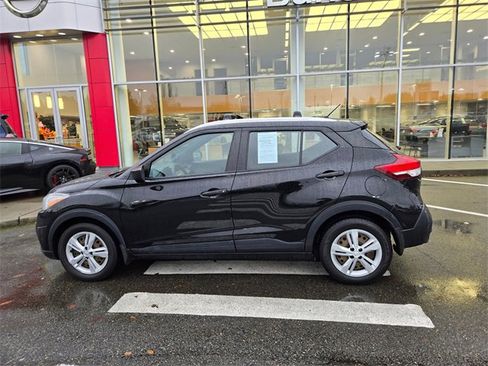 Used 2018 Nissan Kicks S w/ Exterior Package image 11